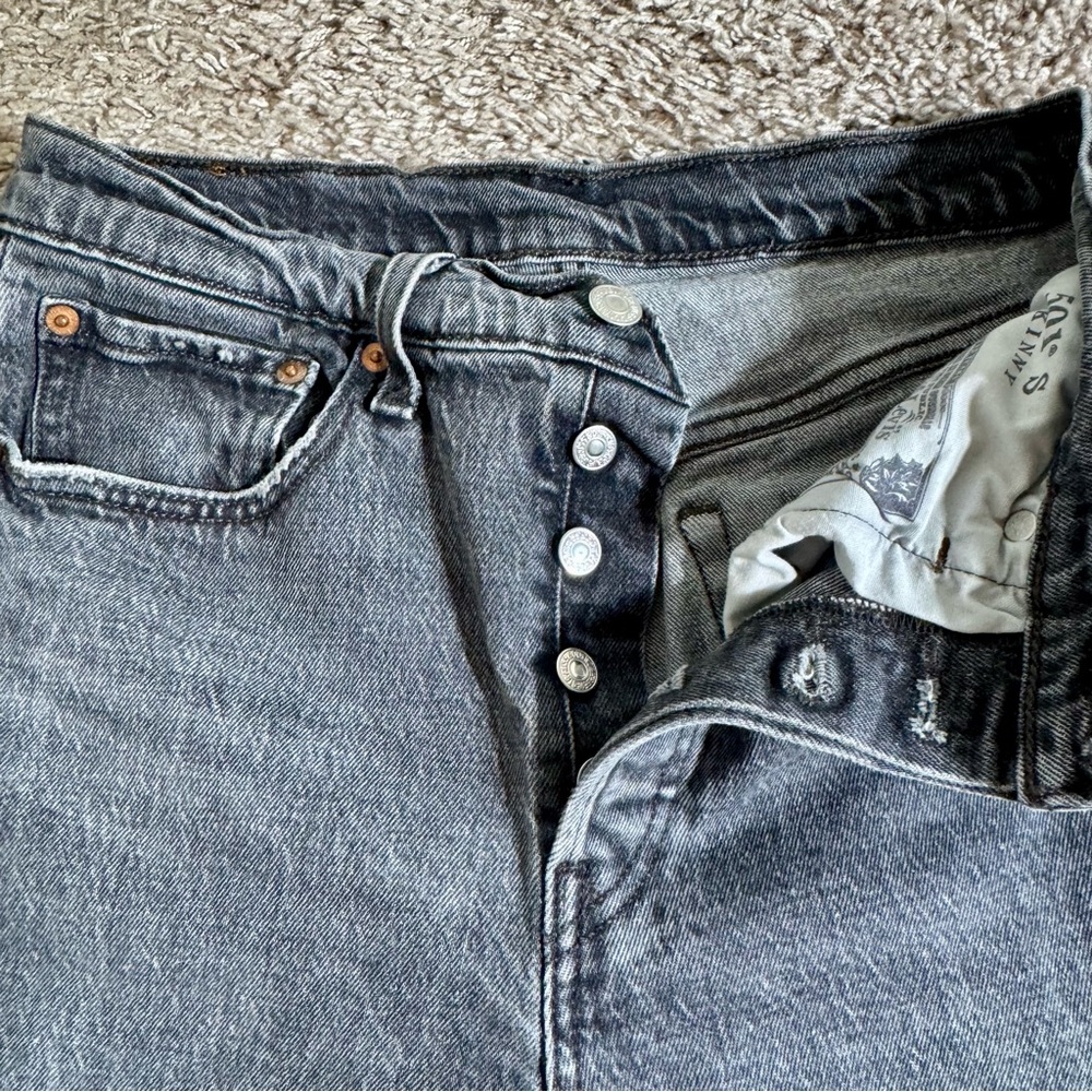 Levi’s Premium 501 Skinny Women’s Jeans in Cropped Black Denim w/ Raw Hem Sz 27 - Picture 6 of 16